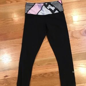 Adorable 3/4 length Lululemon Capri Leggings